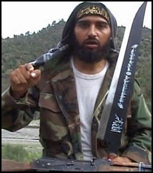 jihadi-with-beheading-knife.jpg