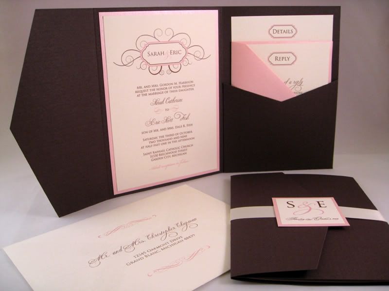 Sarah knew that she wanted her ivory pink and chocolate brown pocketfold 