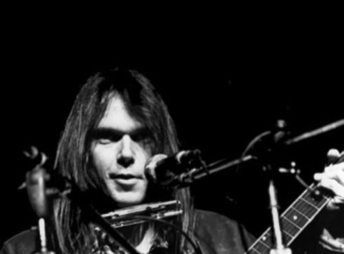 Neil Young - Needle and The Damage Done (Live)