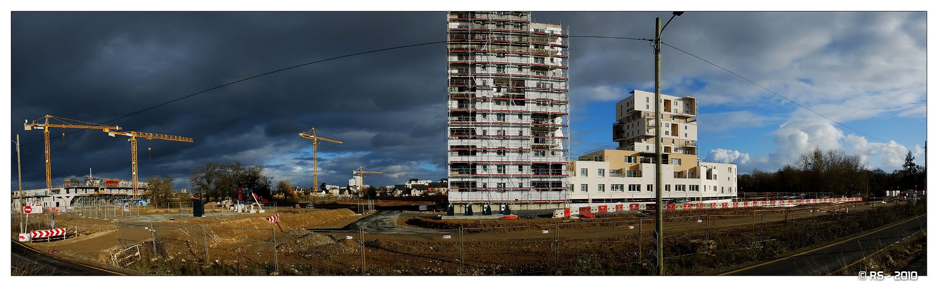 http://i663.photobucket.com/albums/uu358/unpieton/Rennes/14.jpg