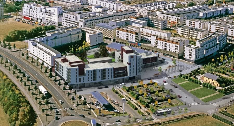 http://i663.photobucket.com/albums/uu358/unpieton/Rennes/entree-de-ville-de-st-jacques-de-la-lande.jpg